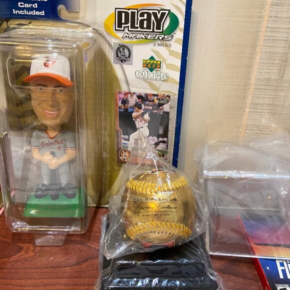 Cal Ripkin Collectible Bobble Head and Gold baseball - Picture 3 of 3